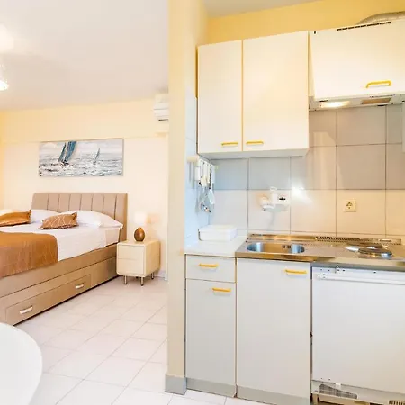 Awesome In Okrug Donji *