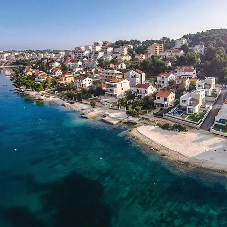 Awesome In Okrug Donji With Kitchen Διαμέρισμα Donji Okrug (Ciovo)